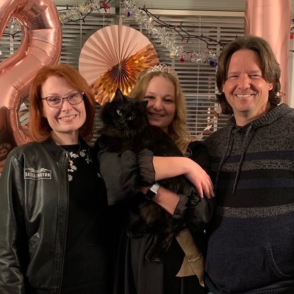 Meet your Posher, Elizabeth - Picture 1 of 5